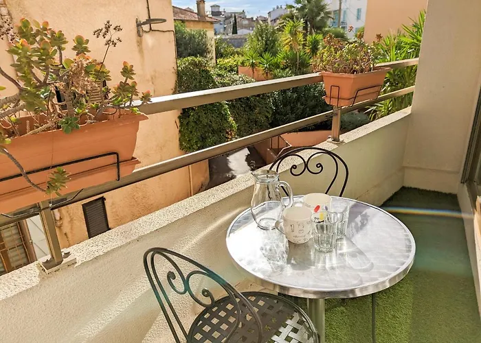 Les Beaux Jours - Calm & Sunny Balcony