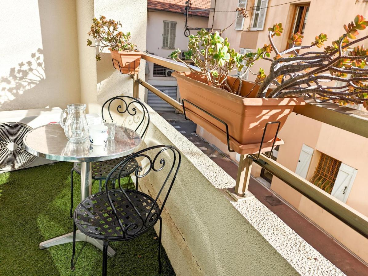 Les Beaux Jours - Calm & Sunny Balcony Apartment *